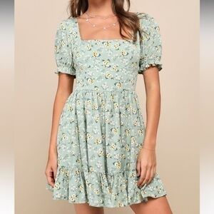Lulu's Delightful Aura Sage Floral Print Puff Sleeve Tiered Mini Dress - Sz L